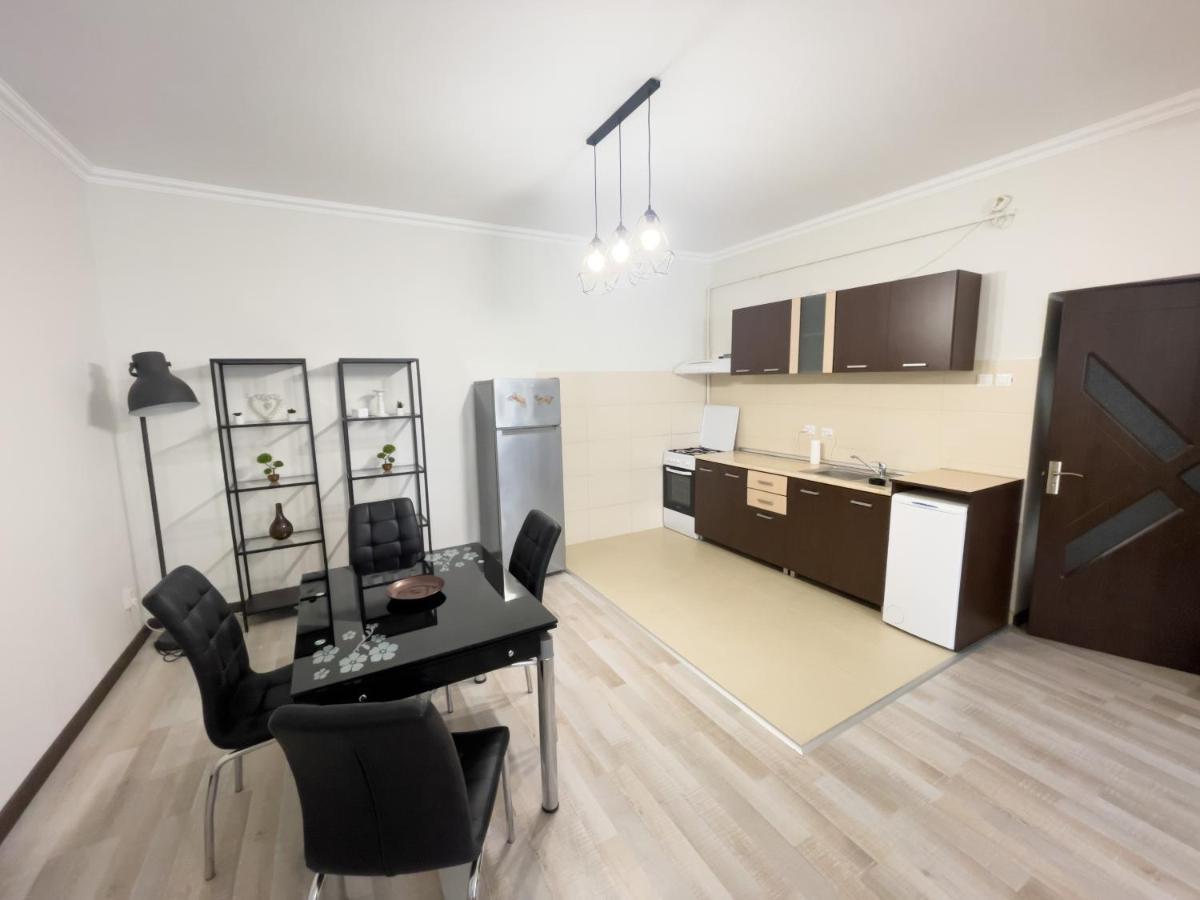 Enjoy Apartments - Spacious Retreat In Our Villa Kaloşvar Dış mekan fotoğraf