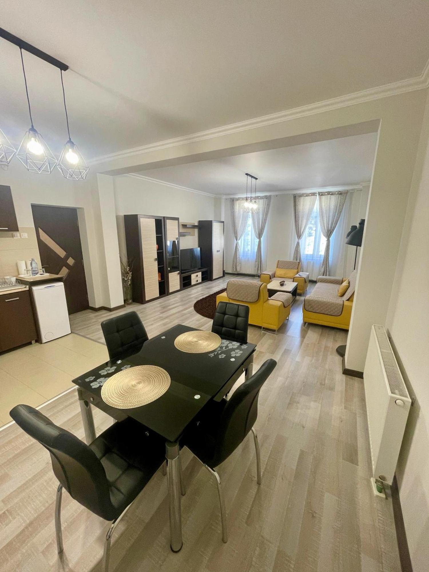 Enjoy Apartments - Spacious Retreat In Our Villa Kaloşvar Dış mekan fotoğraf