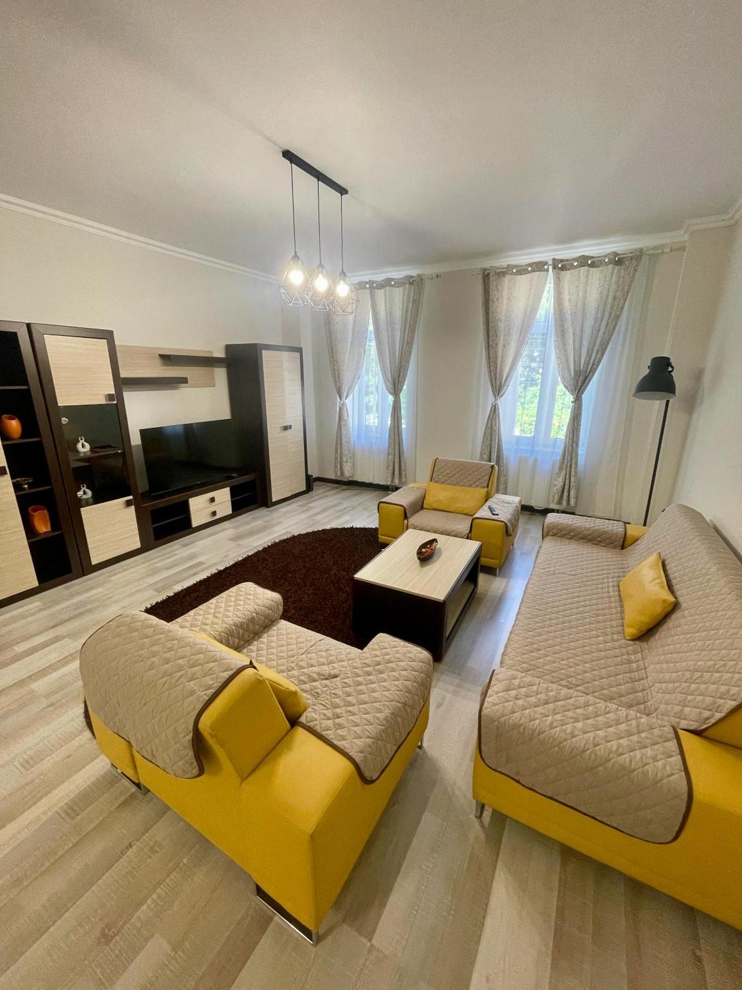 Enjoy Apartments - Spacious Retreat In Our Villa Kaloşvar Dış mekan fotoğraf