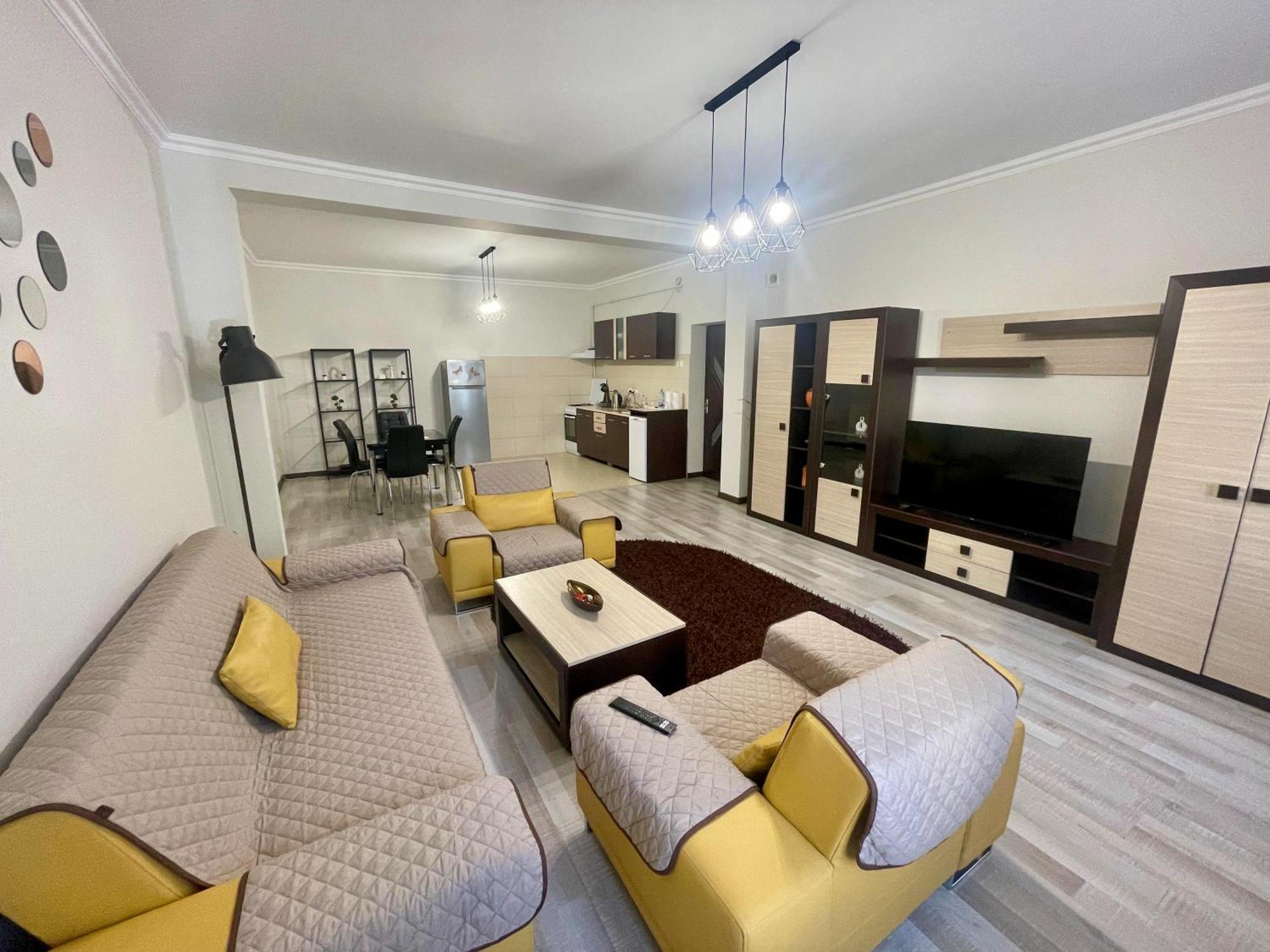 Enjoy Apartments - Spacious Retreat In Our Villa Kaloşvar Dış mekan fotoğraf